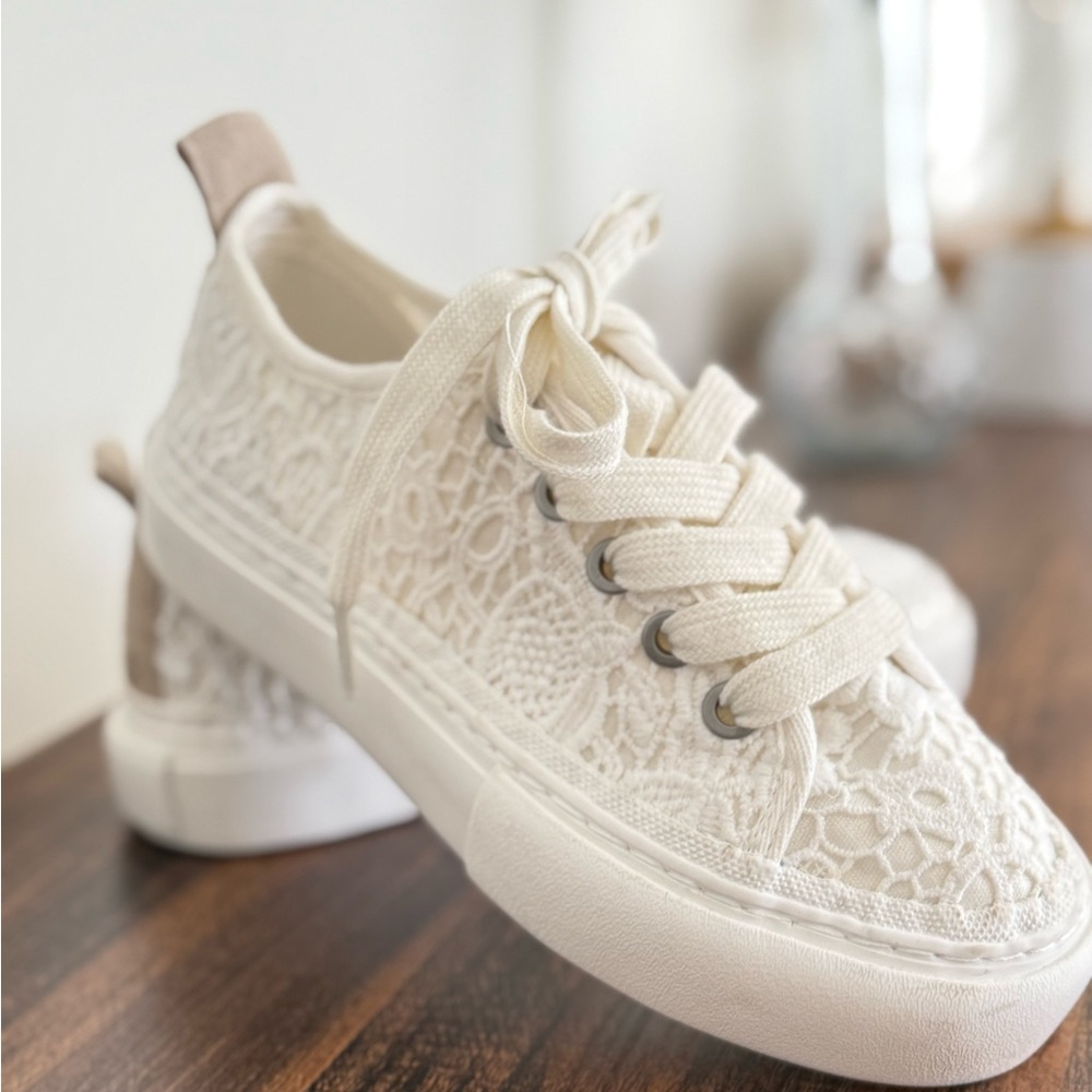 Elegant Lace Women's Sneakers